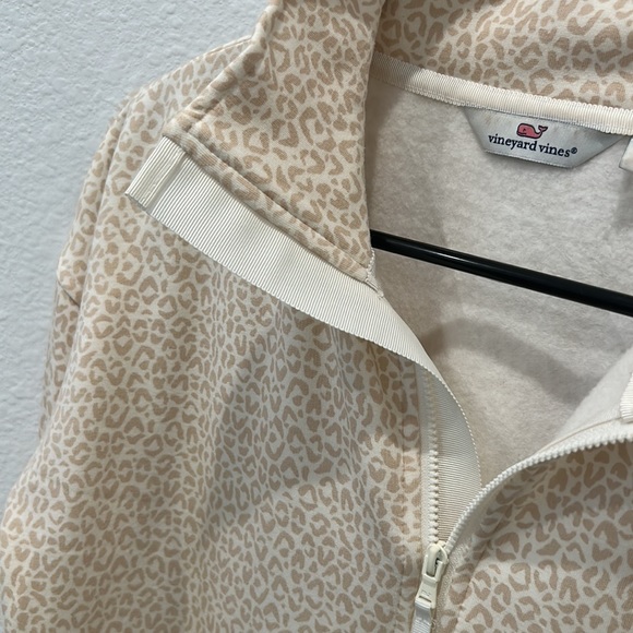 vineyard vines Dreamcloth Leopard Printed Funnel-Neck Half-Zip - Picture 4 of 4